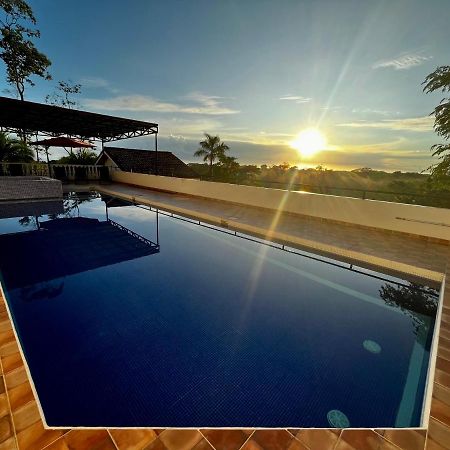 Hotel Los Cielos Del Caribe Cahuita Buitenkant foto