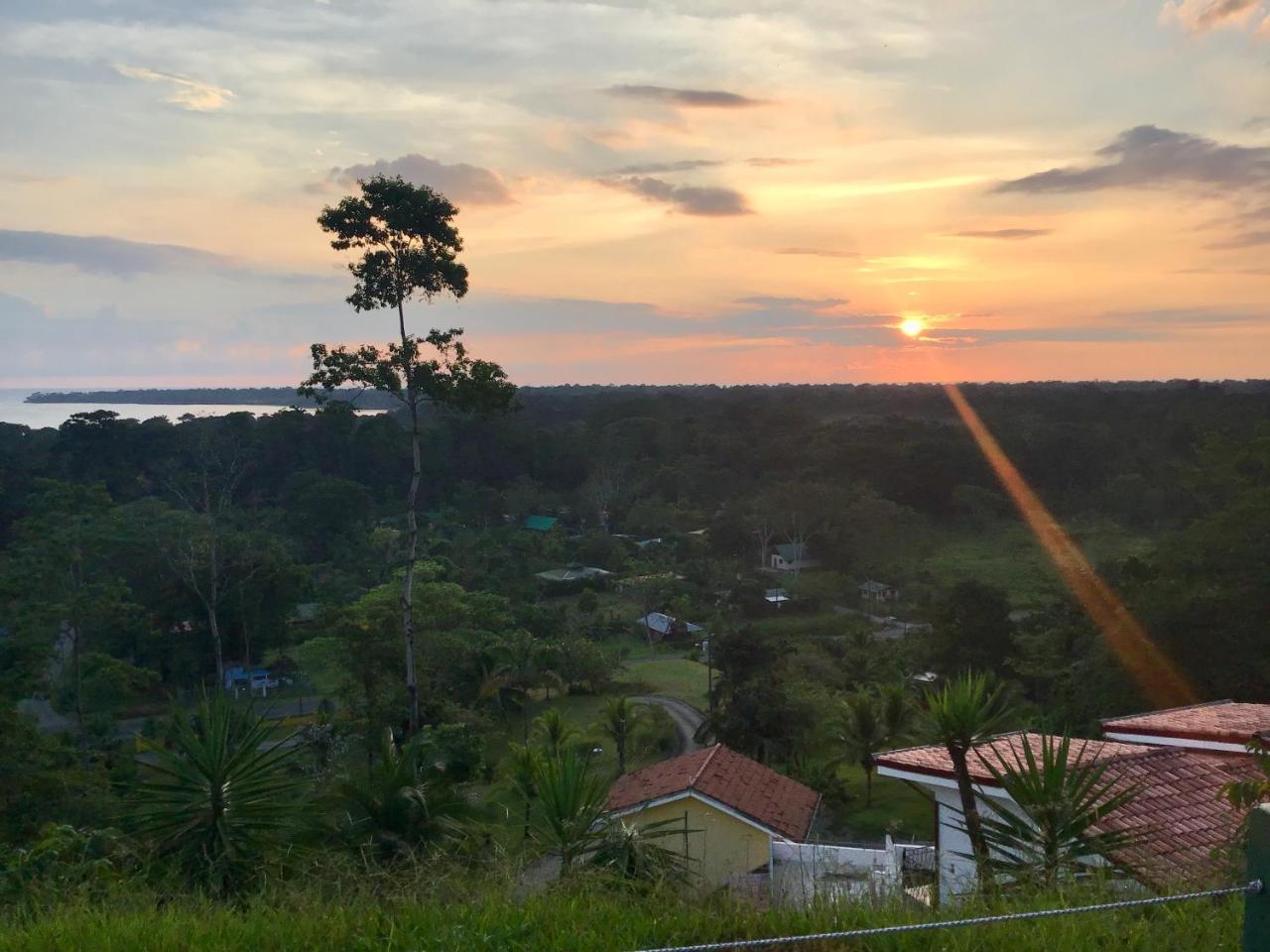 Hotel Los Cielos Del Caribe Cahuita Buitenkant foto